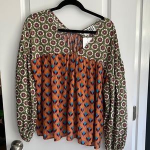 Lovely long sleeve pattern top from Bucket List ! Size small NWT